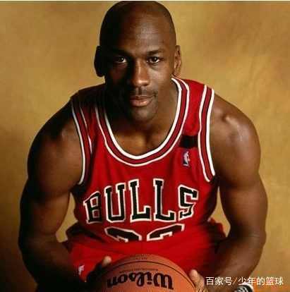 前队友：曾和马拉多纳开车出行，交警把我们拦住只为和他合影（马拉多纳前队友忆：与他同车外出曾被交警拦下，只为合影留念）