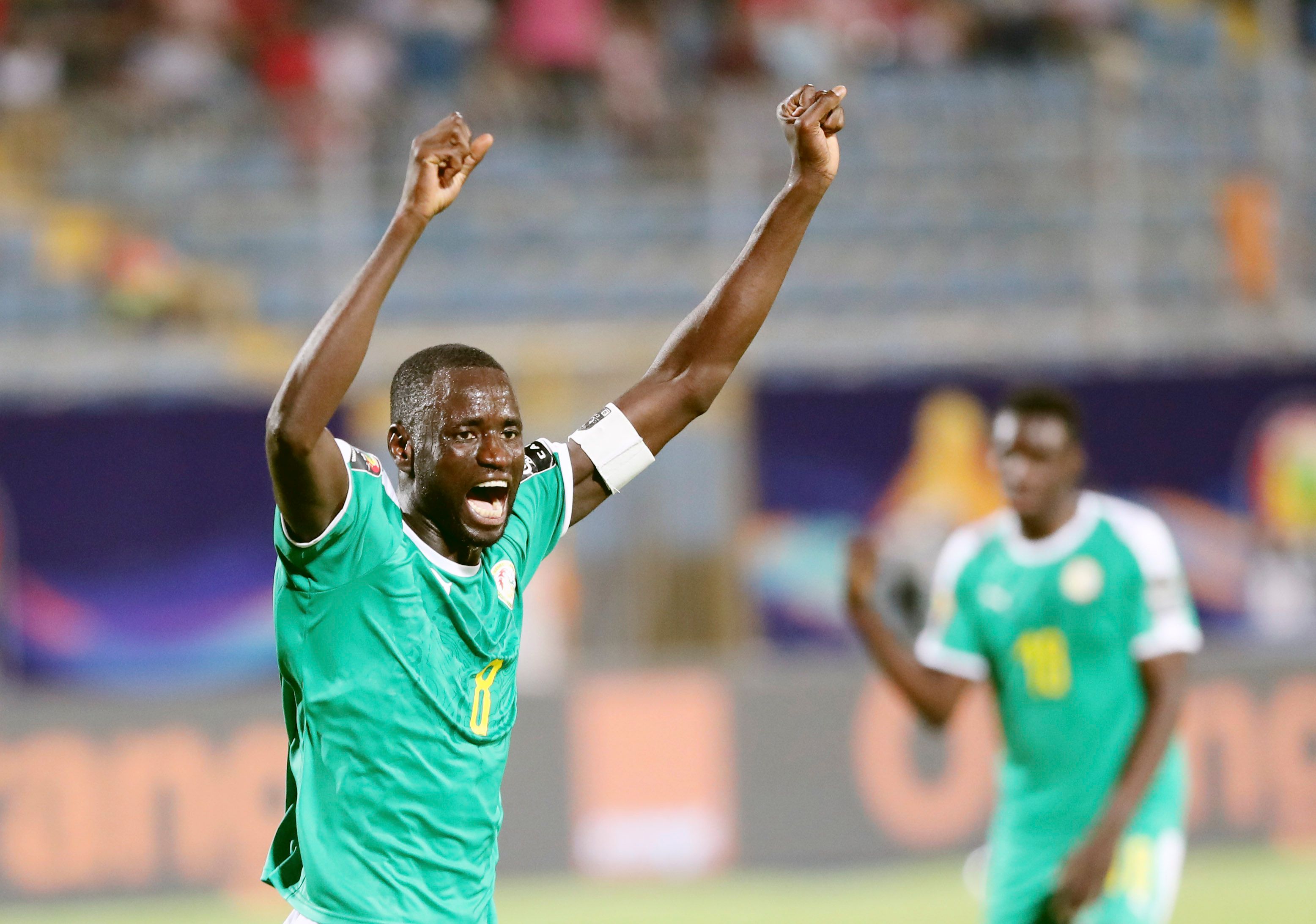 篮网今天赢雄鹿45分，追平队史最高单场净胜分纪录（篮网今日以45分大胜雄鹿，追平队史单场最大净胜分纪录）