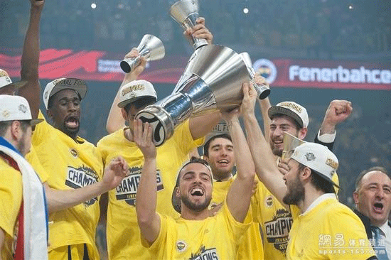 迪马济奥：菲尔克鲁格今晚抵达米兰，3日战卡利亚里就能出场（迪马济奥：菲尔克鲁格今夜飞抵米兰，3日对阵卡利亚里即可出战）