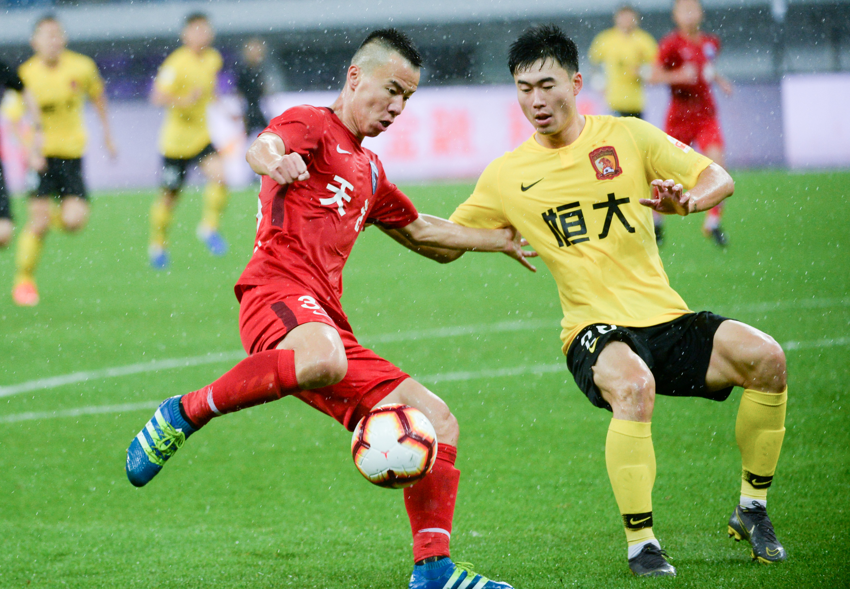 半场罚球对比：浙江23中19新疆则是9中7（半场罚球数据对比：浙江23罚19中，新疆9罚7中）