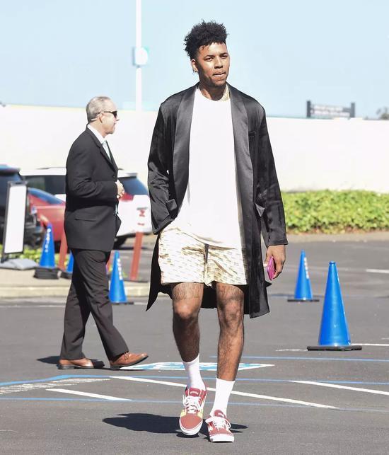 鲍威尔称不关注青岛队，专注与山东男篮化学反应（鲍威尔：不看青岛，重心放在与山东男篮的磨合）