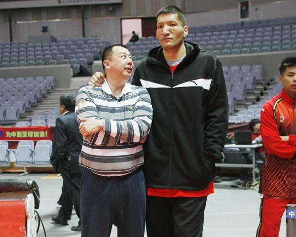 15中6得17分！加兰：我们全场要保持斗志活力 打出真正的骑士篮球（加兰15投6中拿下17分：强调全场保持斗志与活力 打出真正的骑士风格）