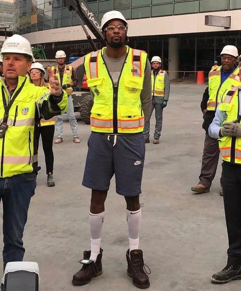 米兰故意输给拉齐奥就为了放弃意大利杯？在我看来简...（米兰真为放弃意大利杯才故意输给拉齐奥？我不这么看）