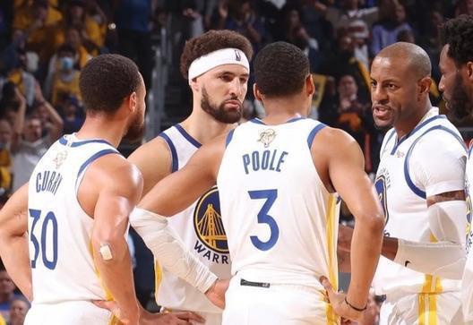 自交易以来：东契奇出战41场拿下28胜，浓眉仅出战14场（交易后对比：东契奇41战28胜，浓眉仅登场14次）